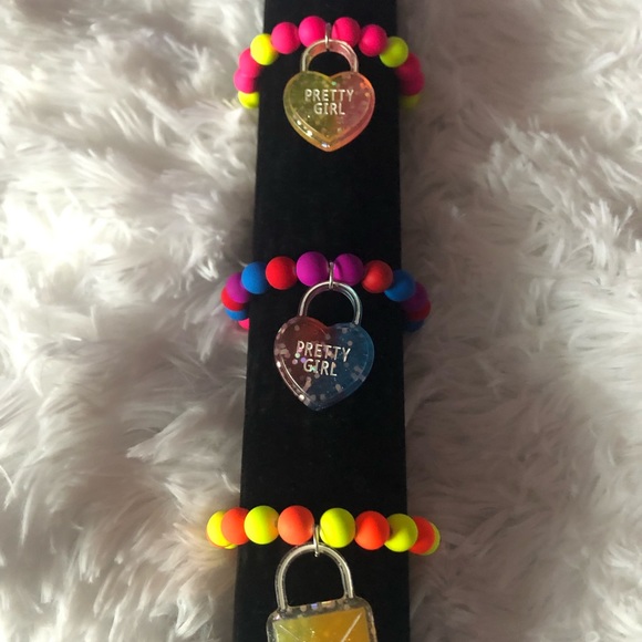 Little girls bracelets with charm - Picture 2 of 2